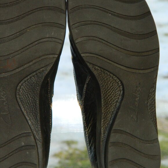2 for/ $40 Clarks Bendable Black Leather Flat Pull on Shoes Size 10 Model #83531 - Picture 9 of 10